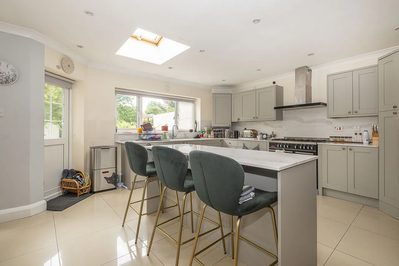 Robin Hood Way, London, SW15, photo 10