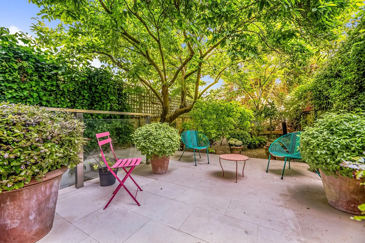 Palace Gardens Terrace, Kensington, London, W8 4RR, photo 2