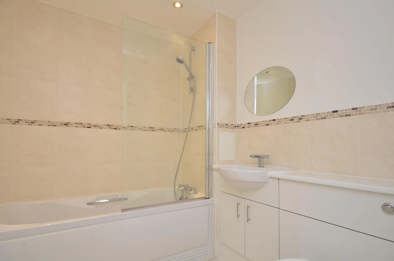 7 Chataway House, Bradfield Close, Woking, photo 4