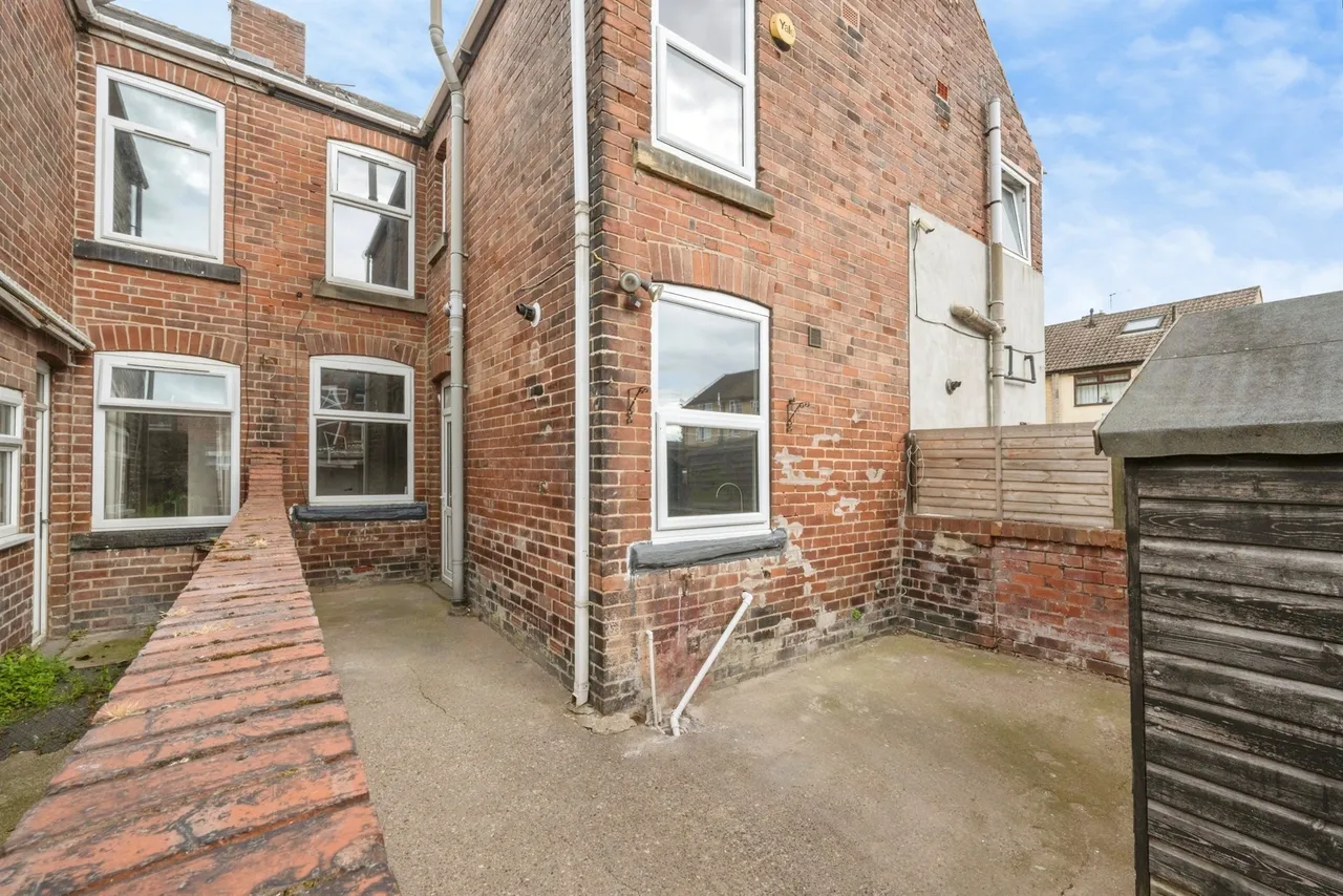 Avenue Road, Wath-Upon-Dearne, S63, photo 4