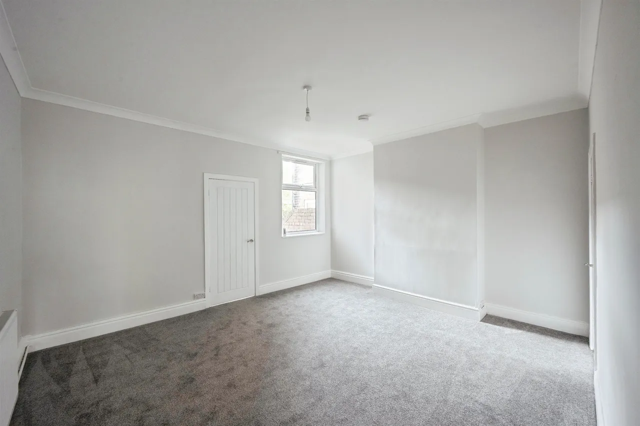 Avenue Road, Wath-Upon-Dearne, S63, photo 7