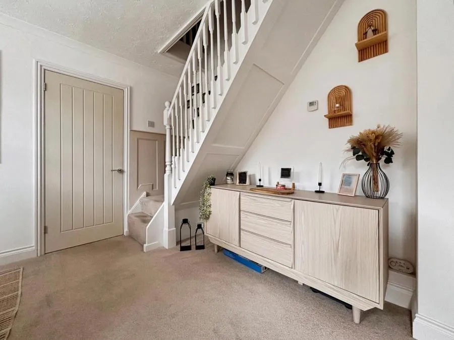 Clifford Street, Newport, PO30, photo 6