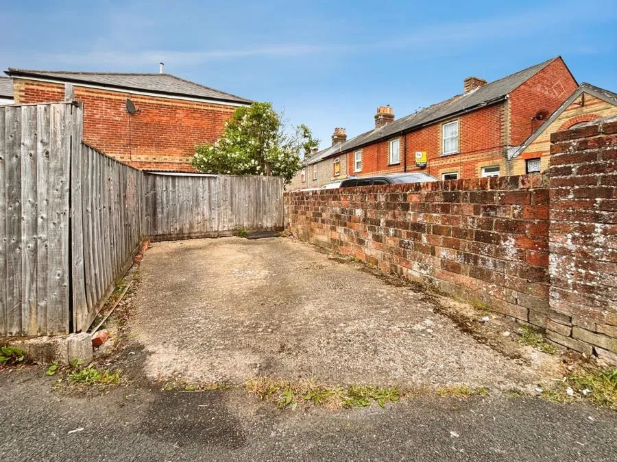 Clifford Street, Newport, PO30, photo 14