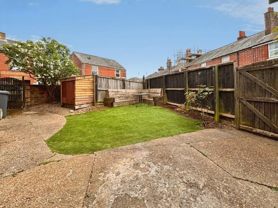 Clifford Street, Newport, PO30, photo 11