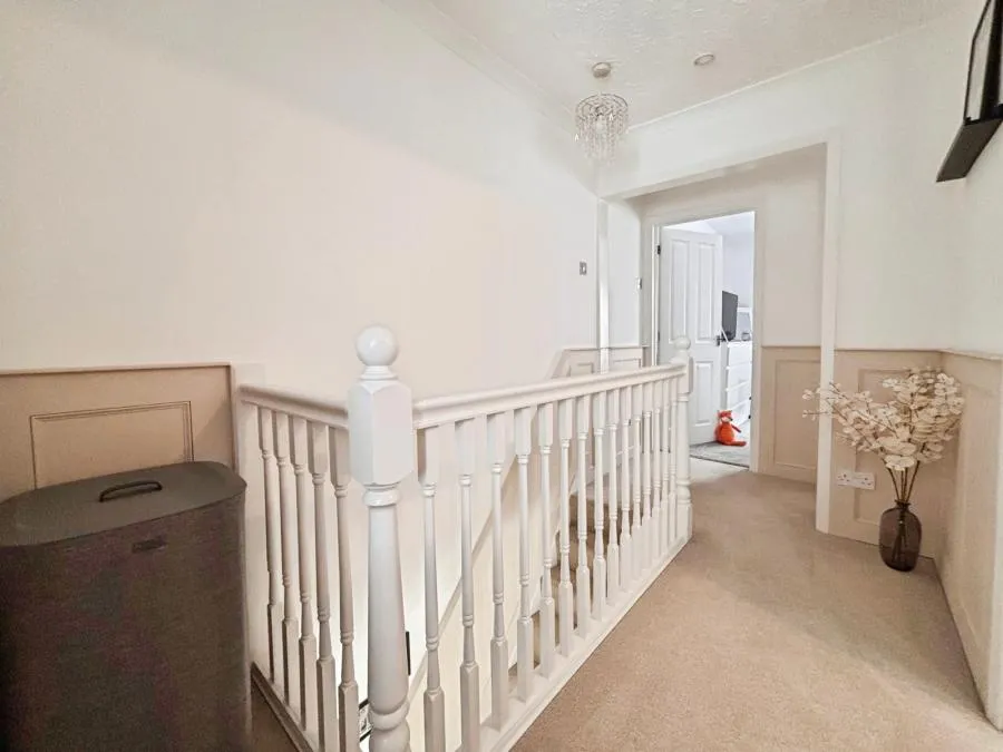 Clifford Street, Newport, PO30, photo 13