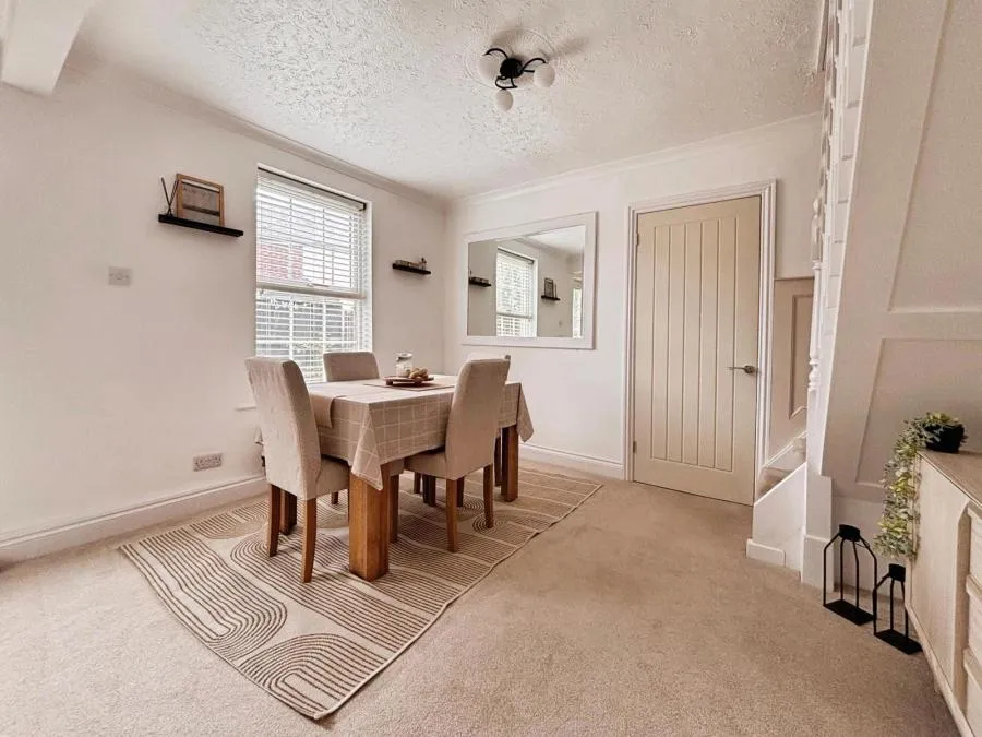 Clifford Street, Newport, PO30, photo 5