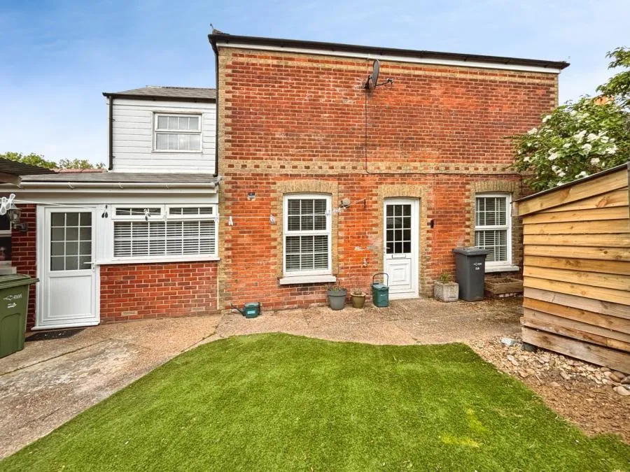 3 bed house for sale, Clifford Street, Newport, PO30