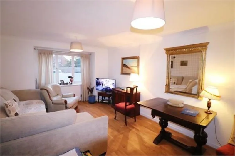 Oliver Court, Draymans Way, photo 3