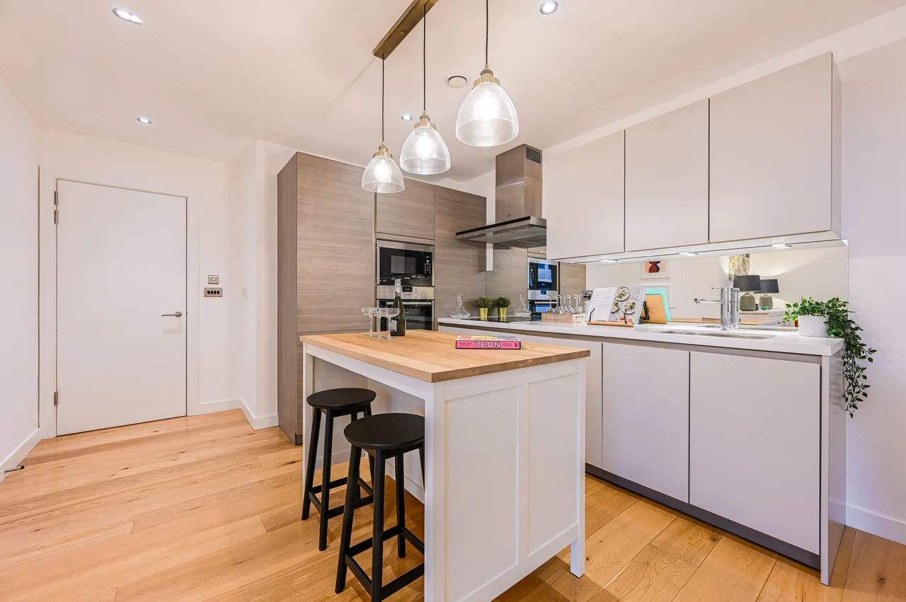 18 Glenbrook Apartments, 85 Glenthorne Road, London, photo 3