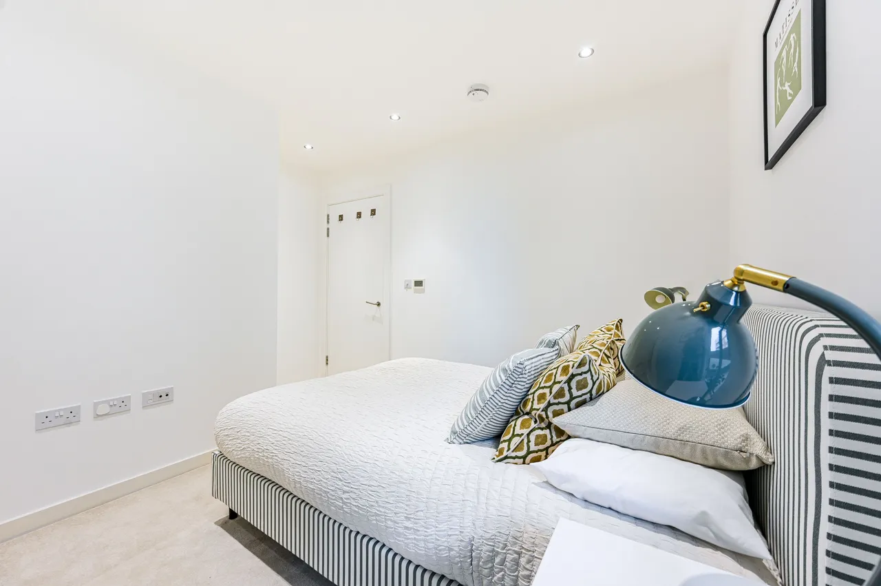 18 Glenbrook Apartments, 85 Glenthorne Road, London, photo 12