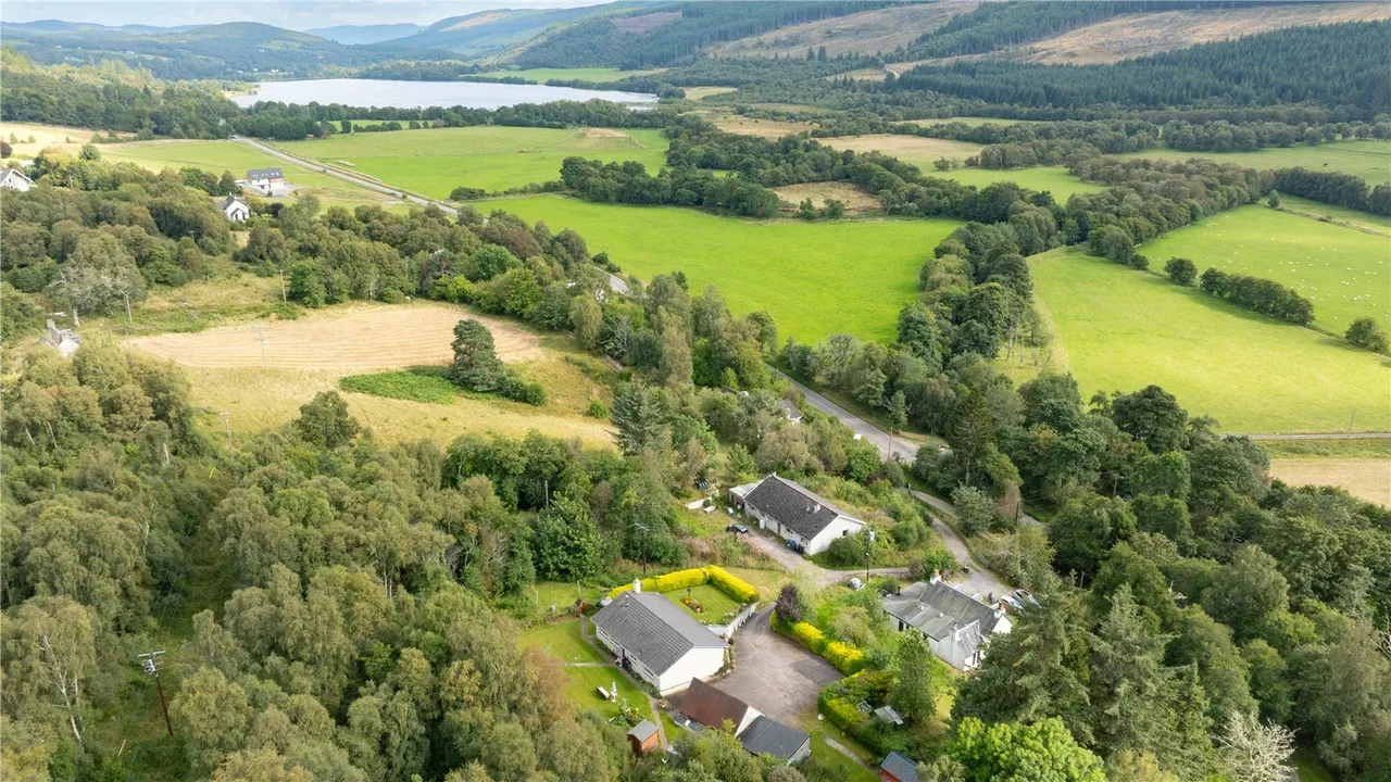 Ben Loyal, Glen Urquhart, Drumnadrochit, Inverness, IV63 6TN, photo 23