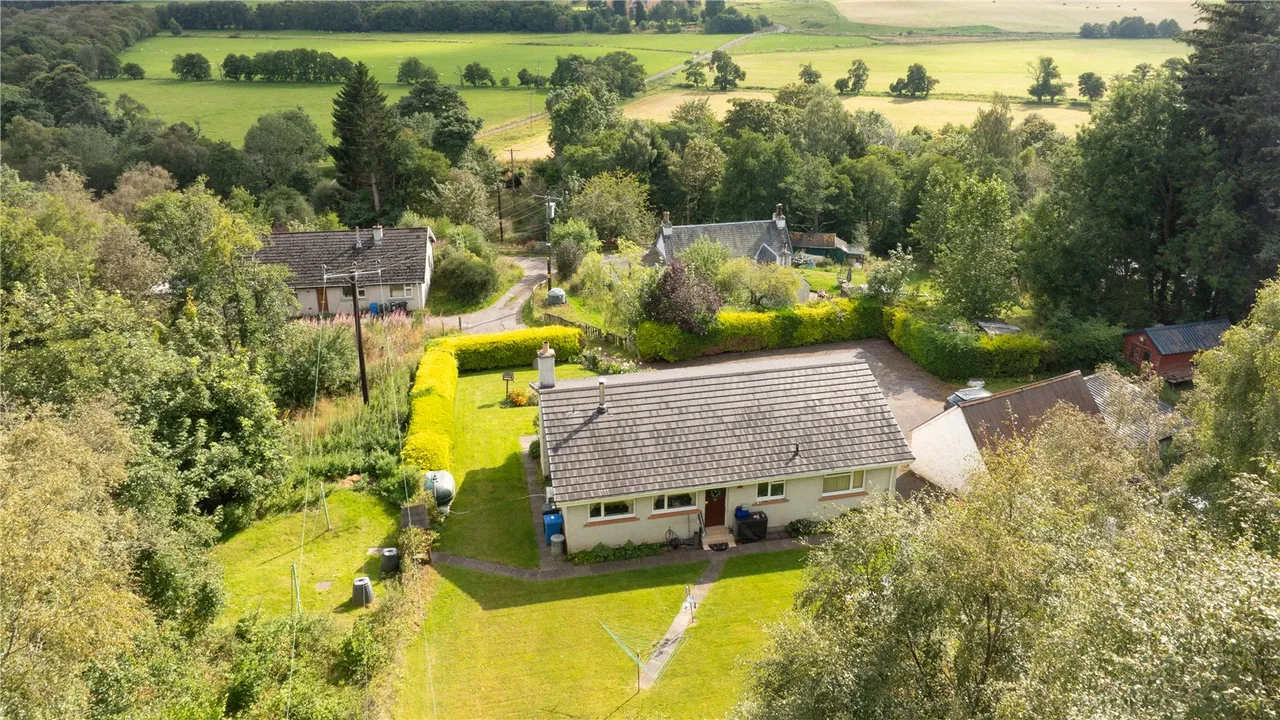 Ben Loyal, Glen Urquhart, Drumnadrochit, Inverness, IV63 6TN, photo 22