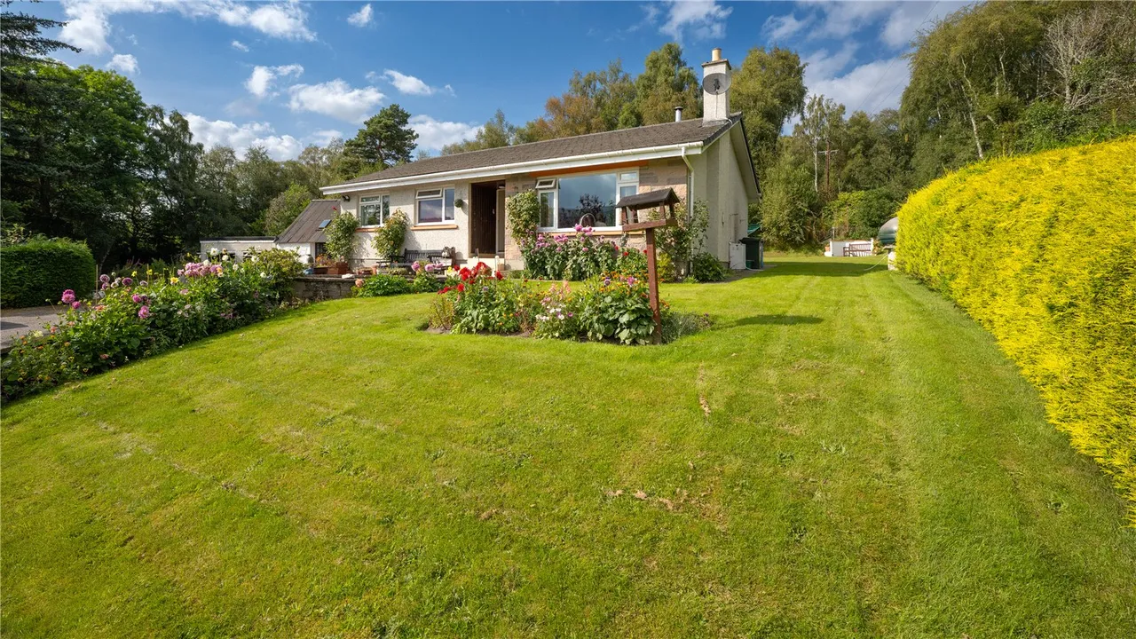 Ben Loyal, Glen Urquhart, Drumnadrochit, Inverness, IV63 6TN, photo 19