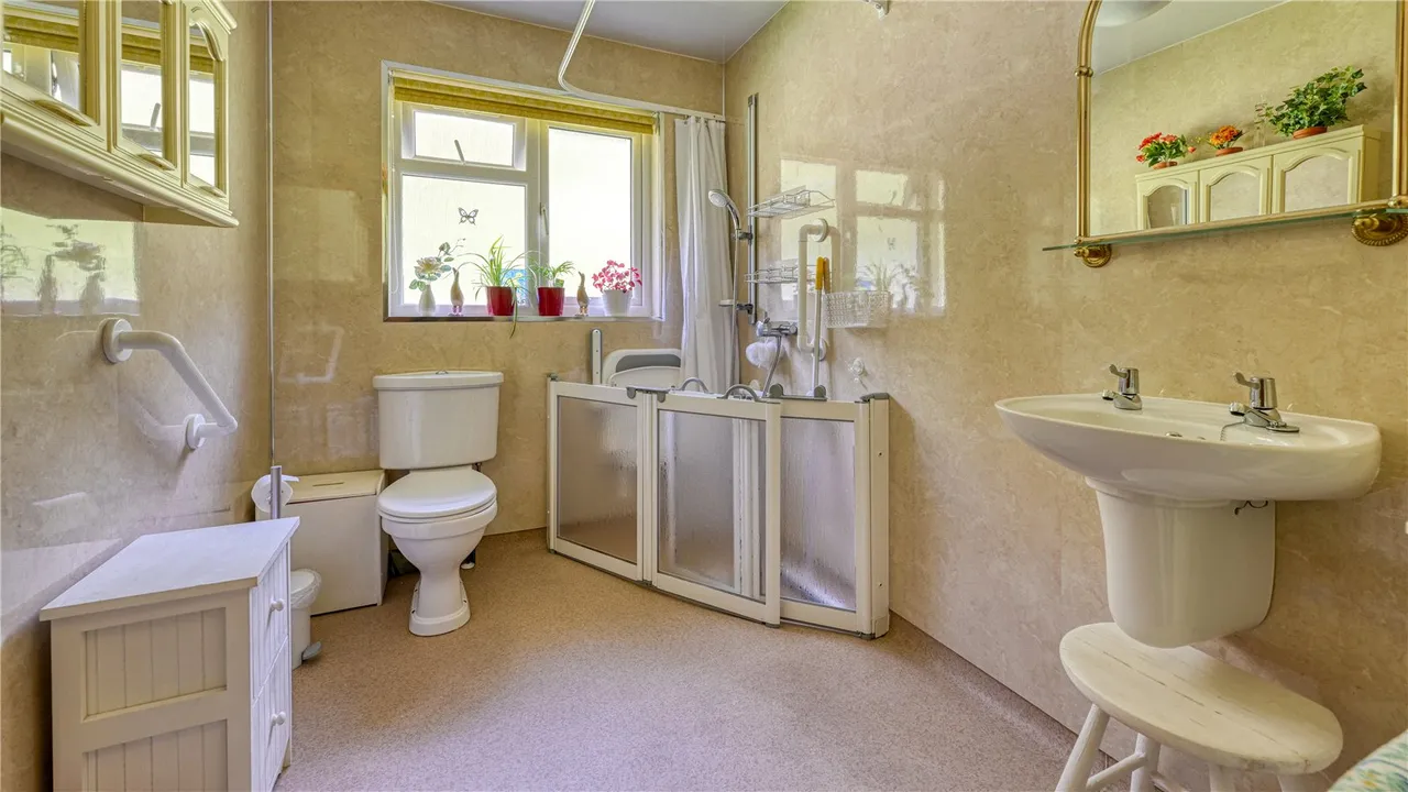Ben Loyal, Glen Urquhart, Drumnadrochit, Inverness, IV63 6TN, photo 11