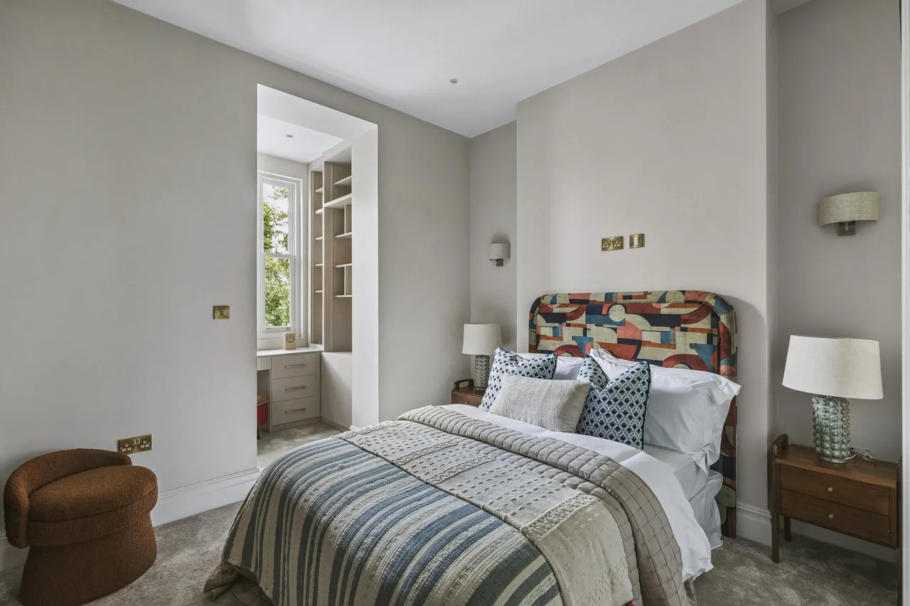 Stapleton Hall Road, N4, photo 22