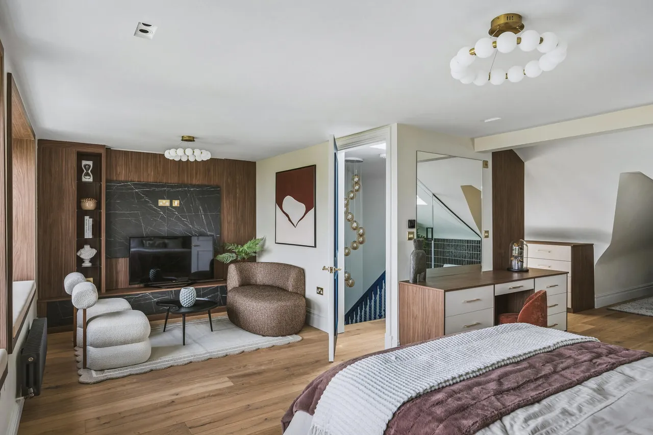 Stapleton Hall Road, N4, photo 4