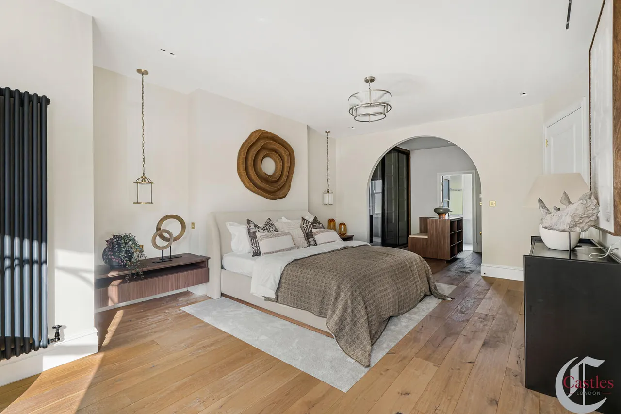 Stapleton Hall Road, N4, photo 3