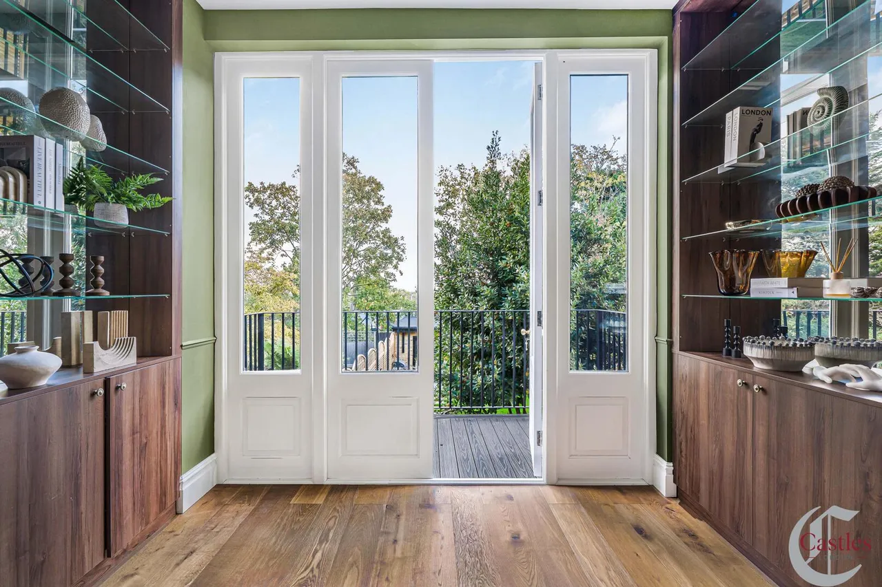 Stapleton Hall Road, N4, photo 26