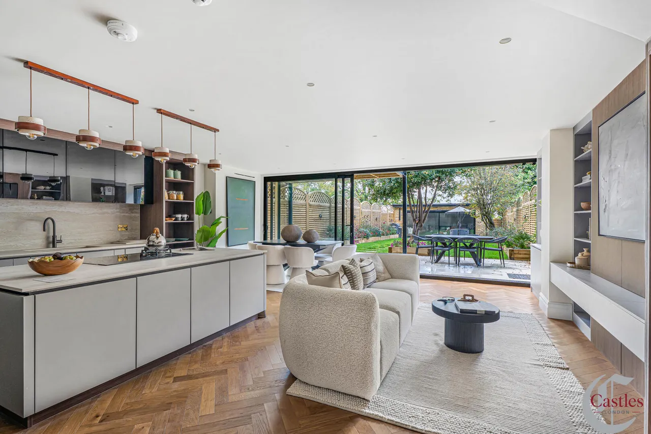 Stapleton Hall Road, N4, photo 7