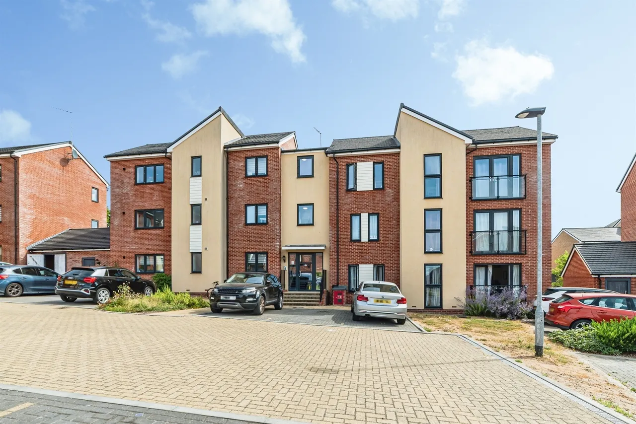 2 bed flat for sale — Wantage Place, Basingstoke