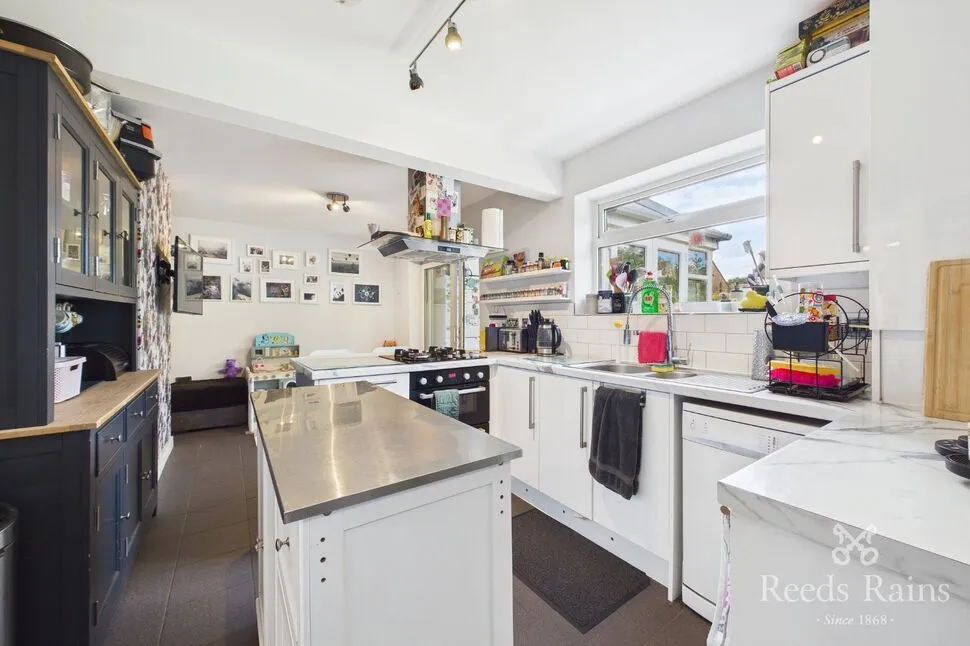 Cypress Road, Normanton, West Yorkshire, WF6, photo 4