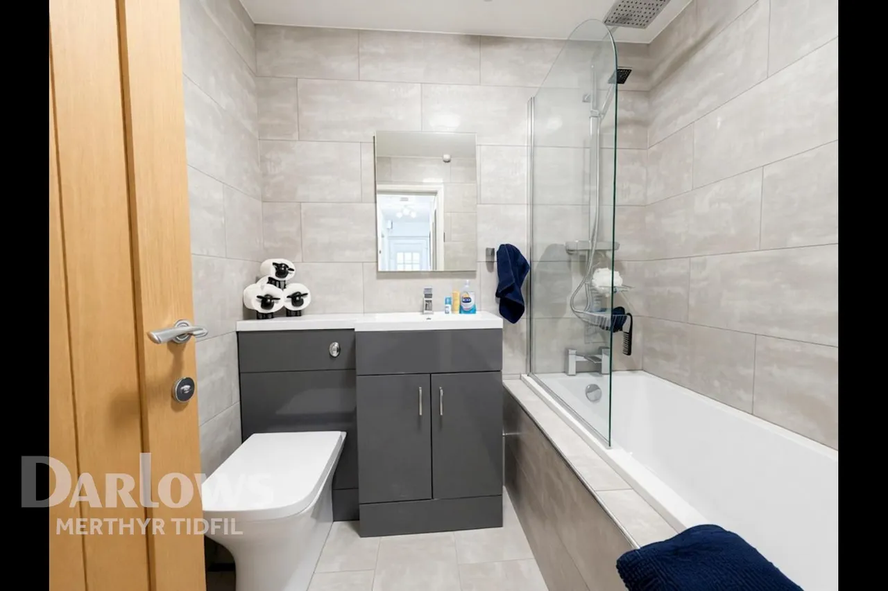 Monmouth Drive, Merthyr Tydfil, photo 8