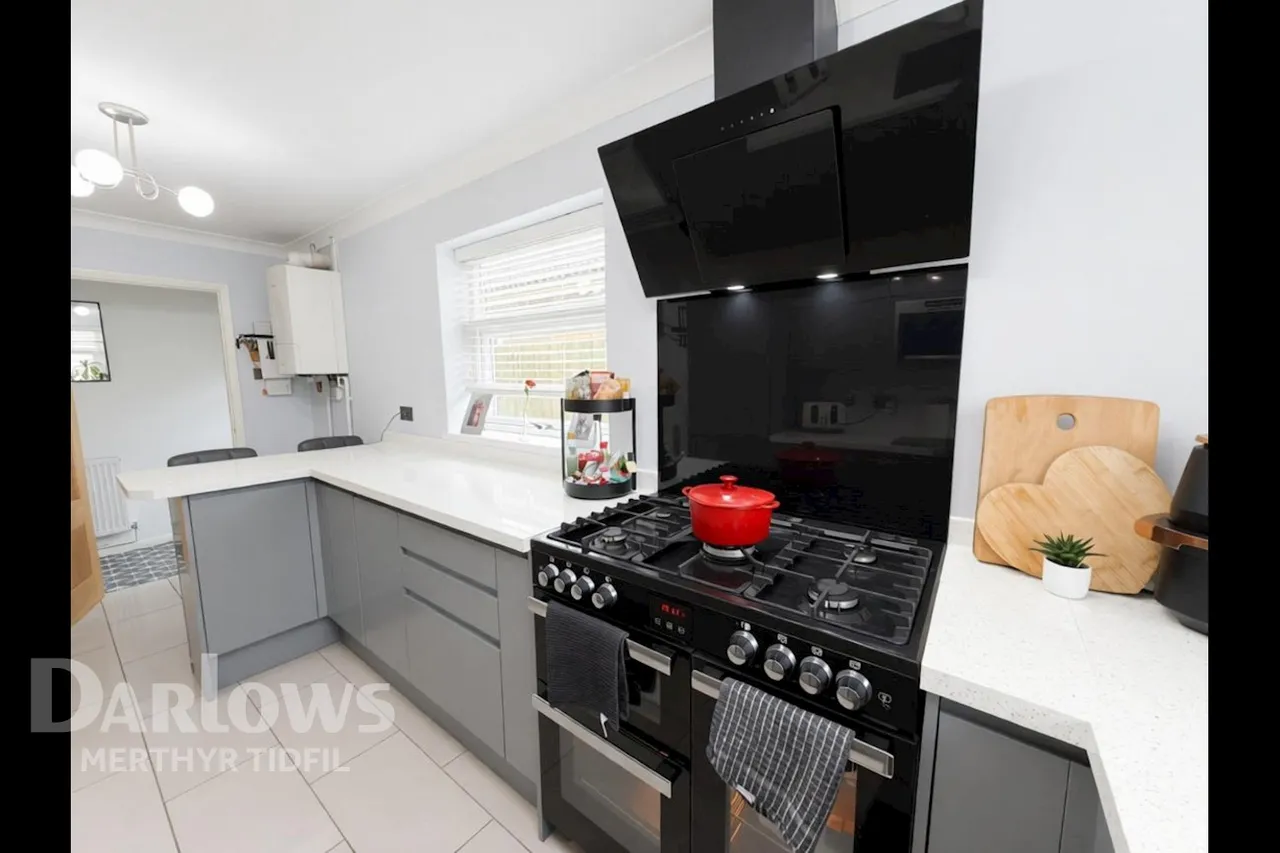 Monmouth Drive, Merthyr Tydfil, photo 15