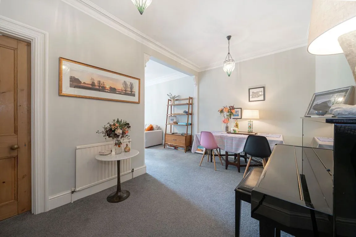 Mayfield Road, Weybridge, KT13, photo 4