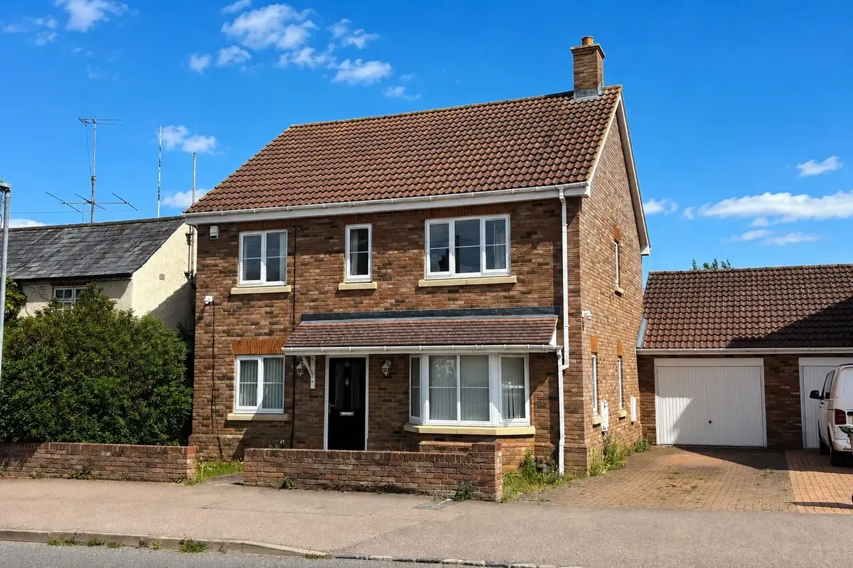 4 bed house for sale, Hitchin Road, Stotfold, SG5