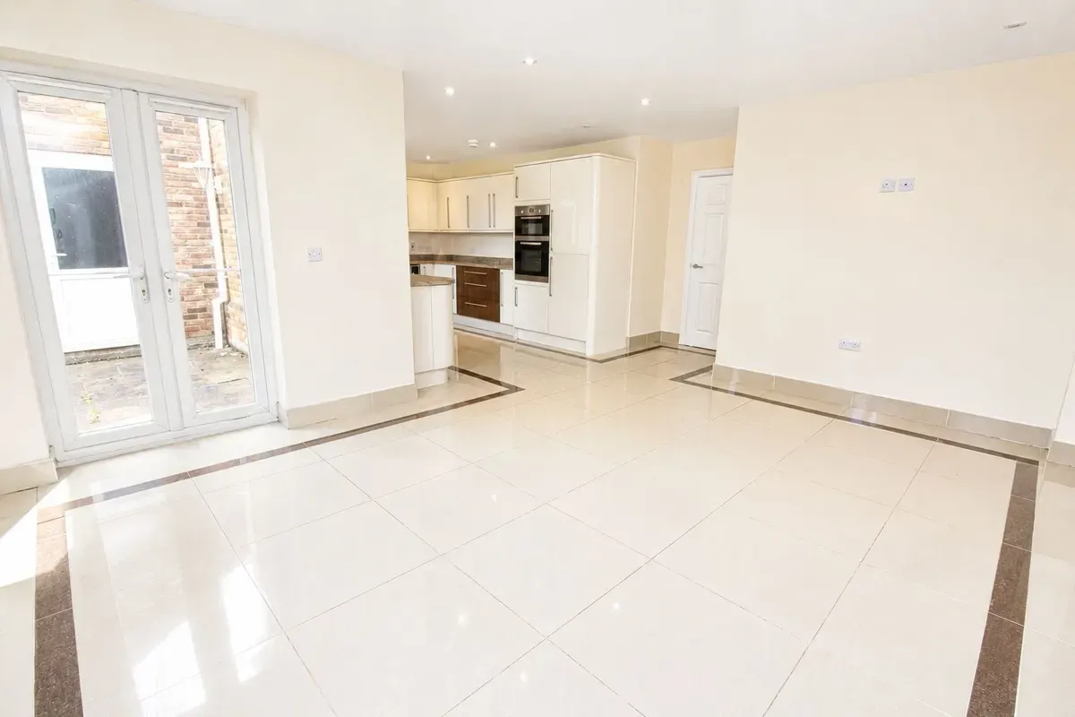Hitchin Road, Stotfold, SG5, photo 3