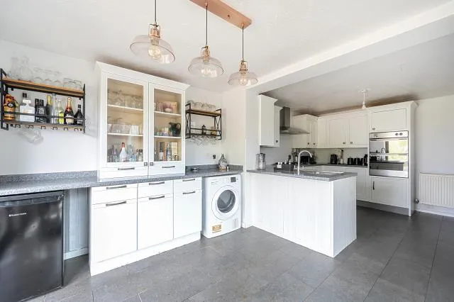 Southernwood Drive, Swindon, SN2, photo 6