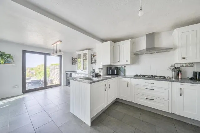 Southernwood Drive, Swindon, SN2, photo 4