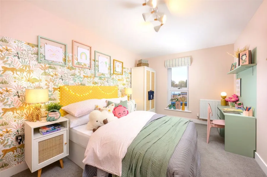 with 4 bedrooms in London Road, Newport, CB11, photo 15