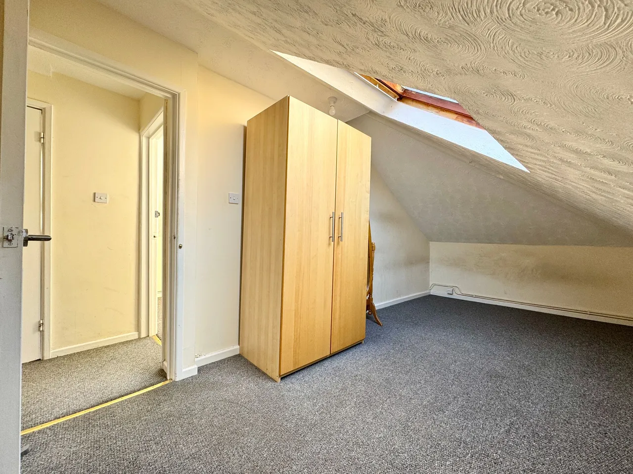 Marlborough Street, SN7, photo 4