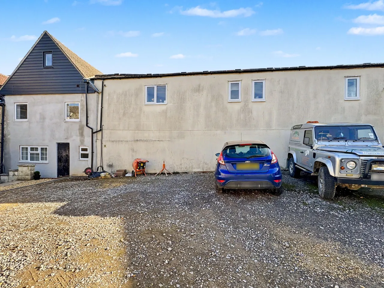 Marlborough Street, SN7, photo 7