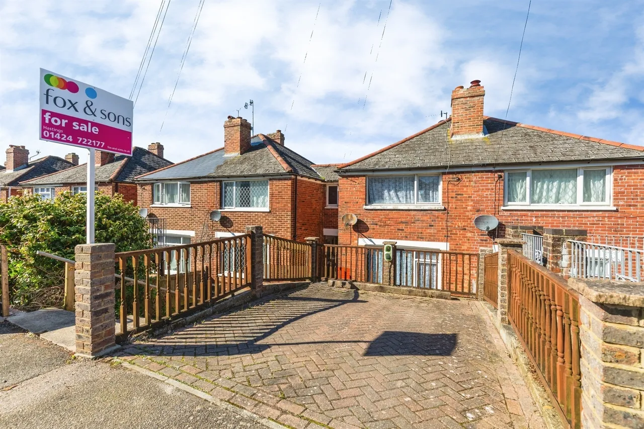 3 bed house for sale — Oakfield Road, Hastings