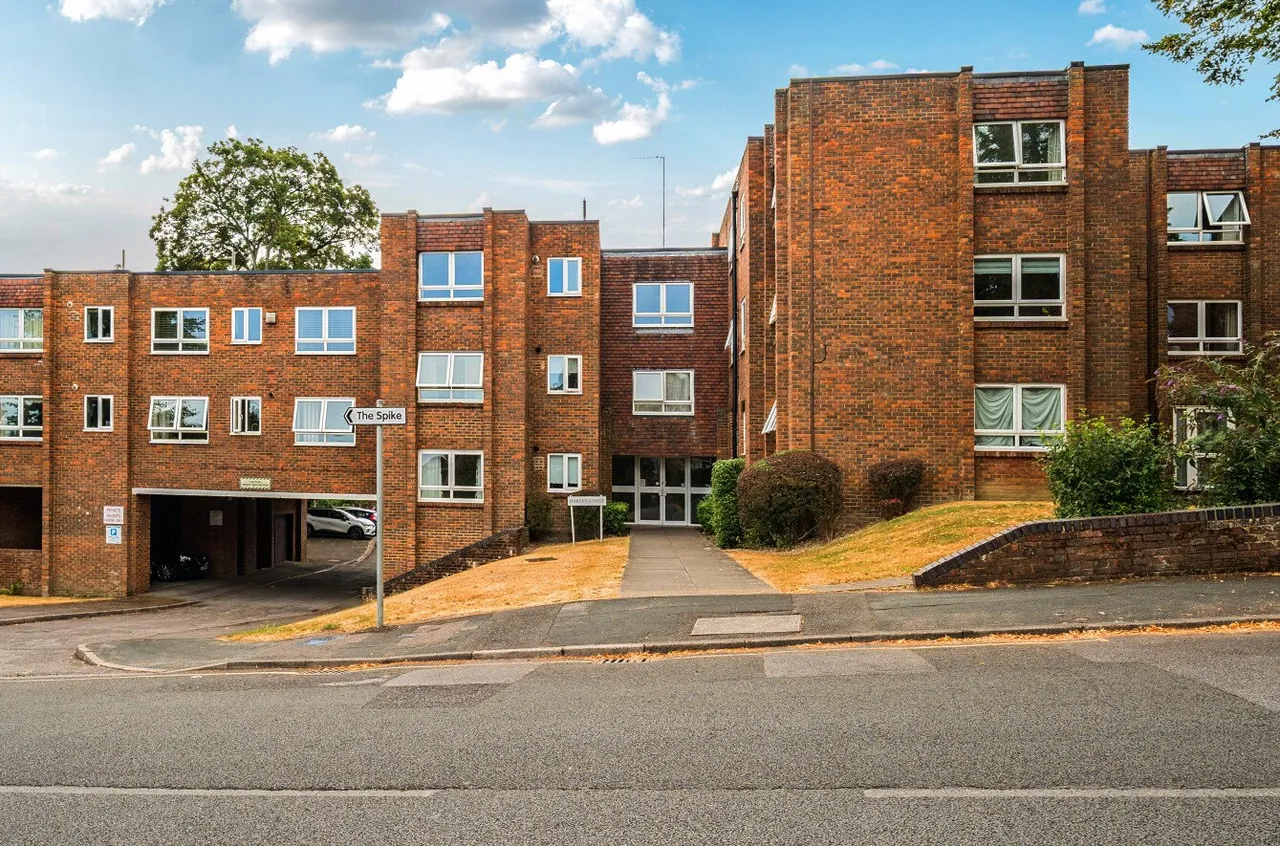 1 bed flat for sale, Harvey Road, Guildford, GU1