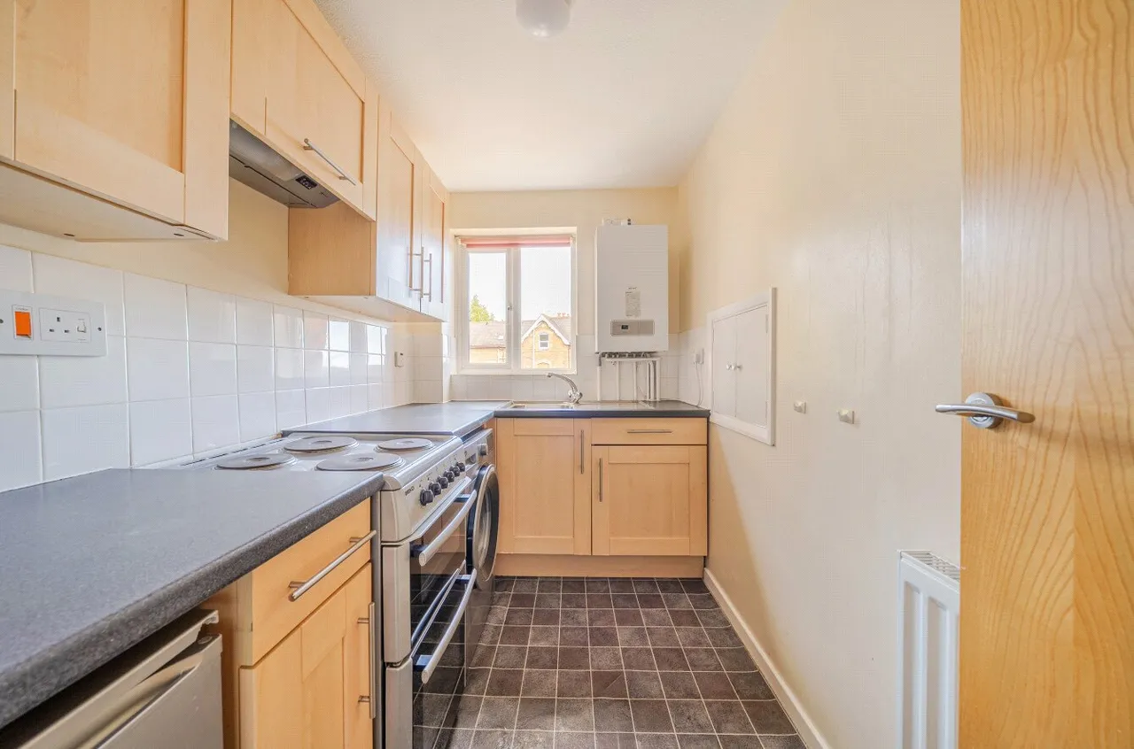 Harvey Road, Guildford, GU1, photo 11