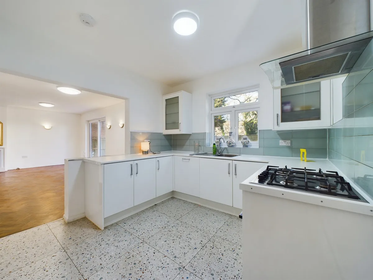 Ravenswood Court, Kingston Upon Thames, KT2, photo 13
