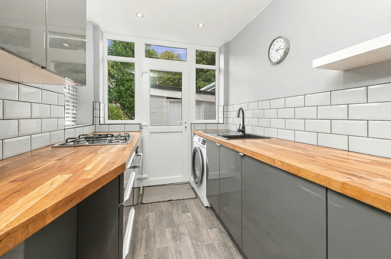 Pendas Way, Leeds, LS15, photo 2