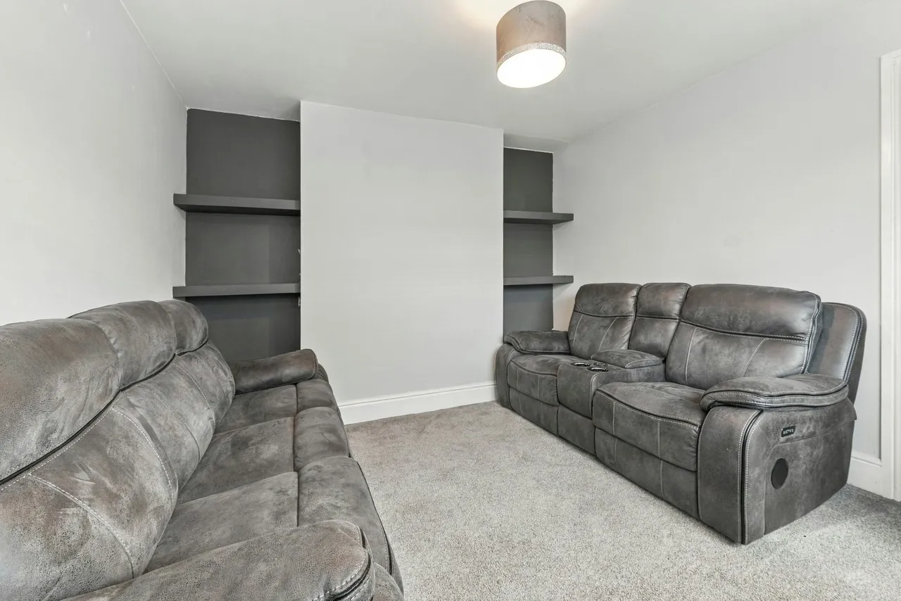Pendas Way, Leeds, LS15, photo 5
