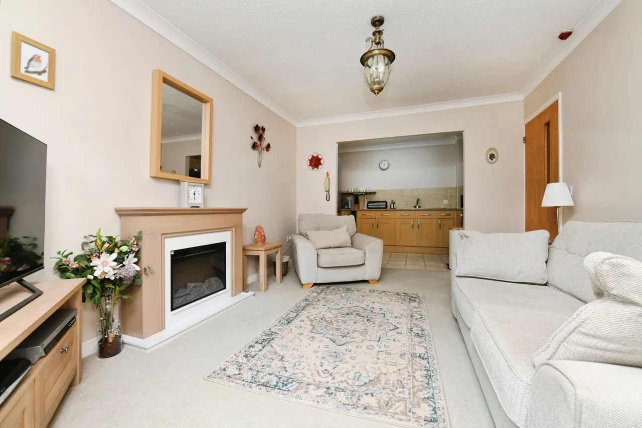 Ravenscourt, Sawyers Hall Lane, Brentwood, Essex, CM15, photo 3