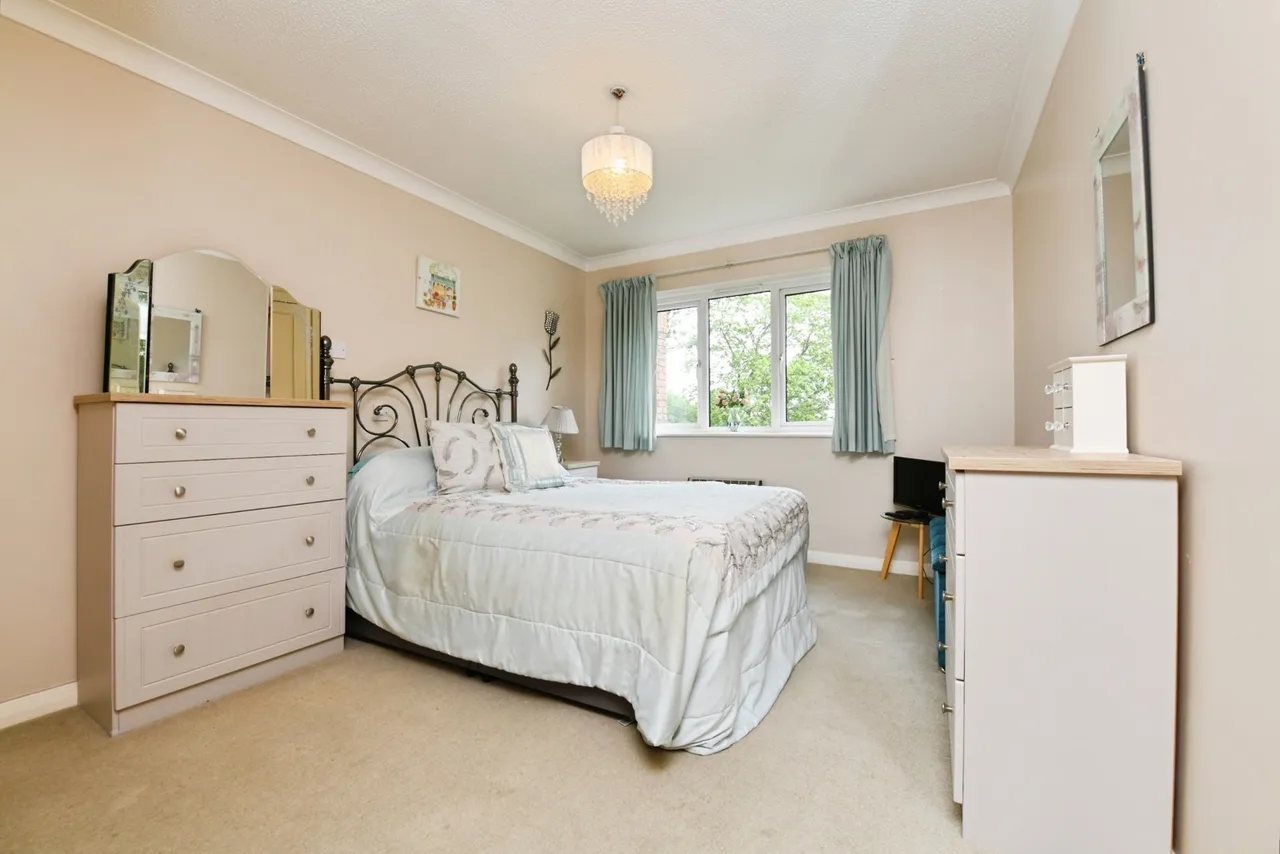 Ravenscourt, Sawyers Hall Lane, Brentwood, Essex, CM15, photo 9