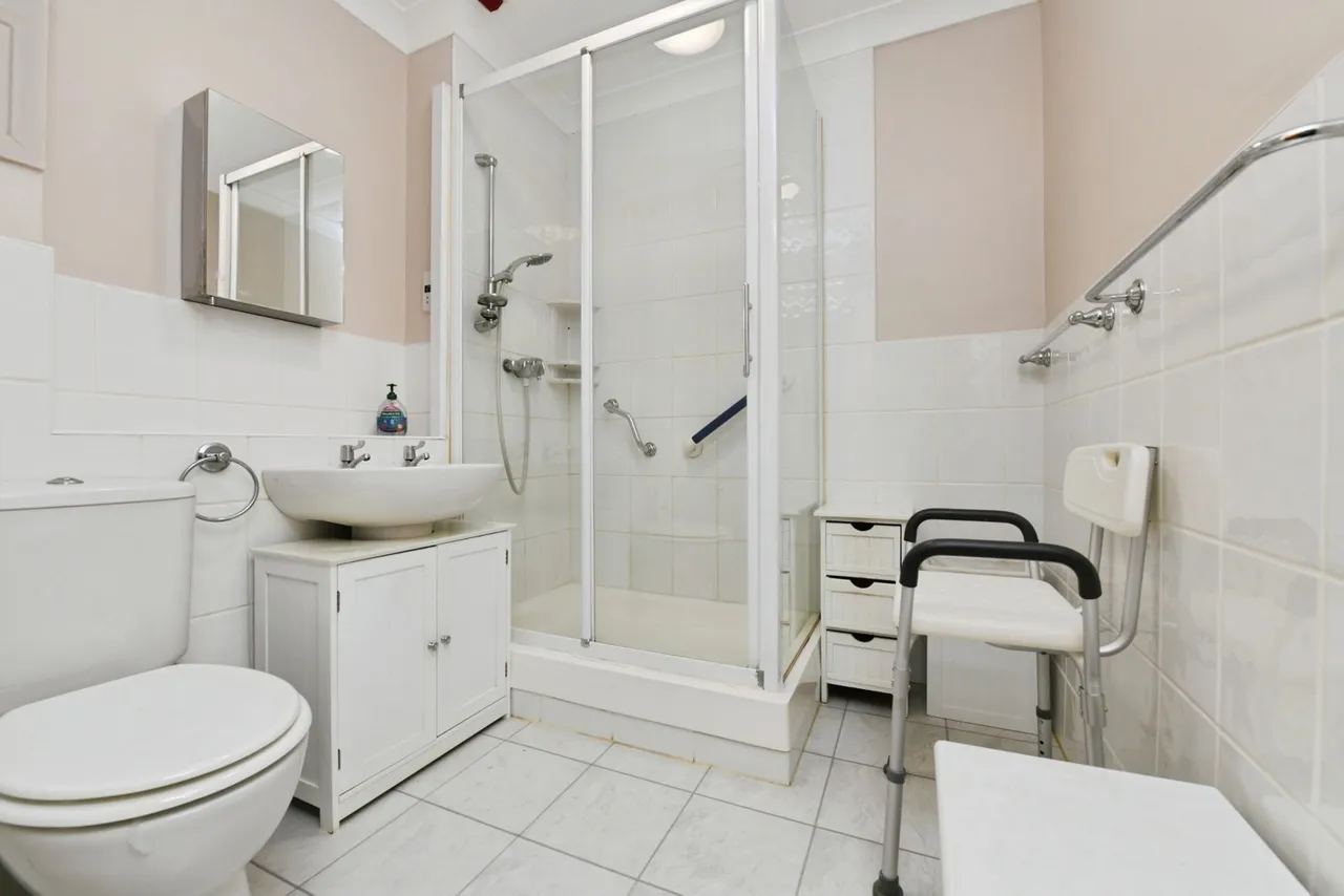 Ravenscourt, Sawyers Hall Lane, Brentwood, Essex, CM15, photo 12