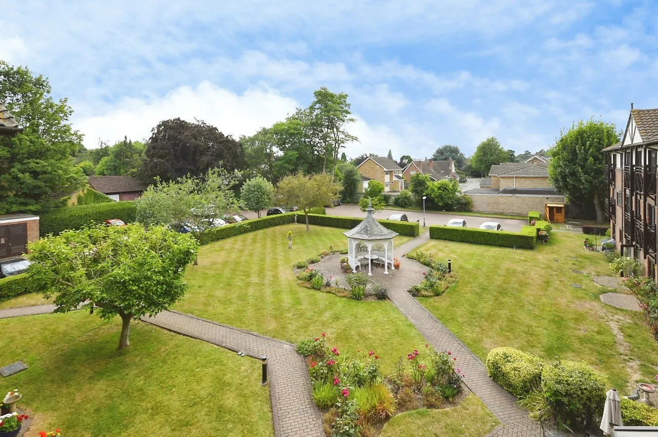 Ravenscourt, Sawyers Hall Lane, Brentwood, Essex, CM15, photo 14