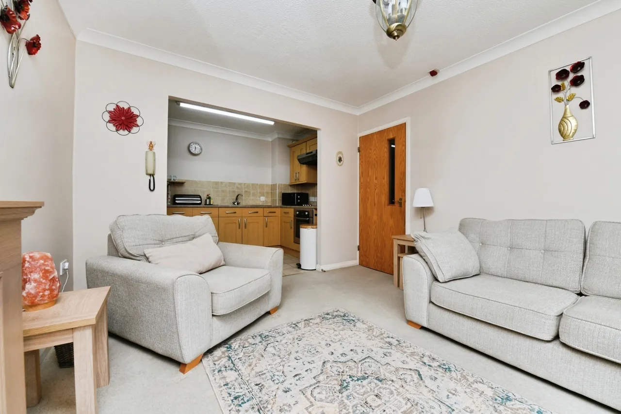 Ravenscourt, Sawyers Hall Lane, Brentwood, Essex, CM15, photo 5