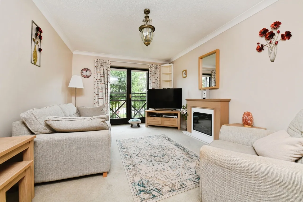 Ravenscourt, Sawyers Hall Lane, Brentwood, Essex, CM15, photo 6