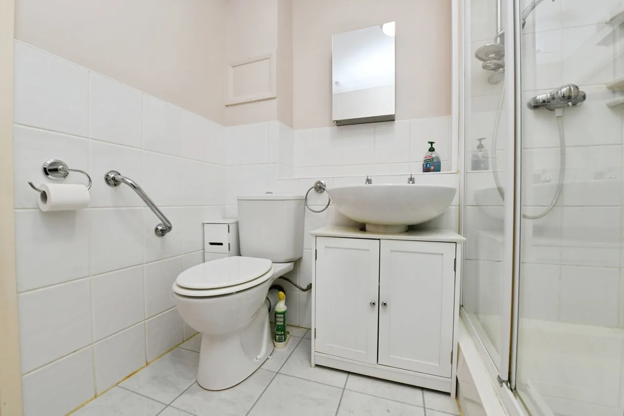 Ravenscourt, Sawyers Hall Lane, Brentwood, Essex, CM15, photo 13