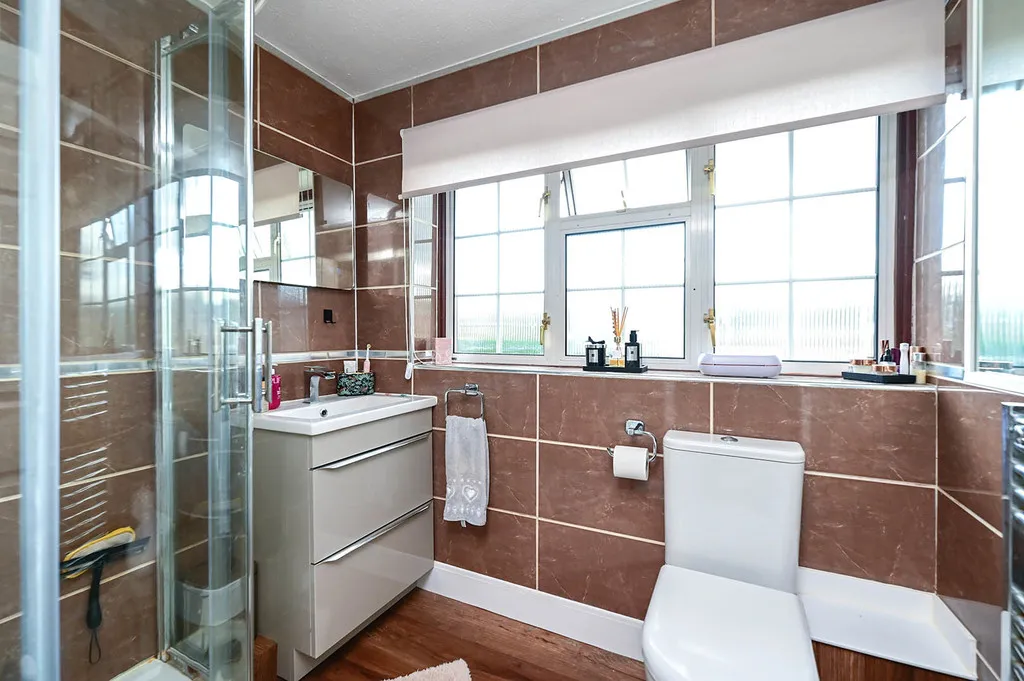 Ashbury Drive, Blackwater, GU17, photo 12
