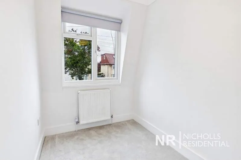 Cedarcroft Road, Chessington, KT9, photo 14